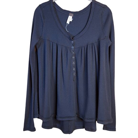 We the free Kai henley waffle thermal long-sleeved oversized tunic black XS - Picture 2 of 5